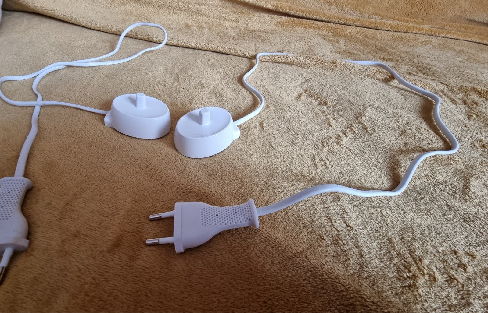 NIEUWE BRAUN UNIVERSELE ELECTRICHE BORSTEL OPLADER
- ZIE ADV, Ophalen of Verzenden, Nieuw, Overige typen