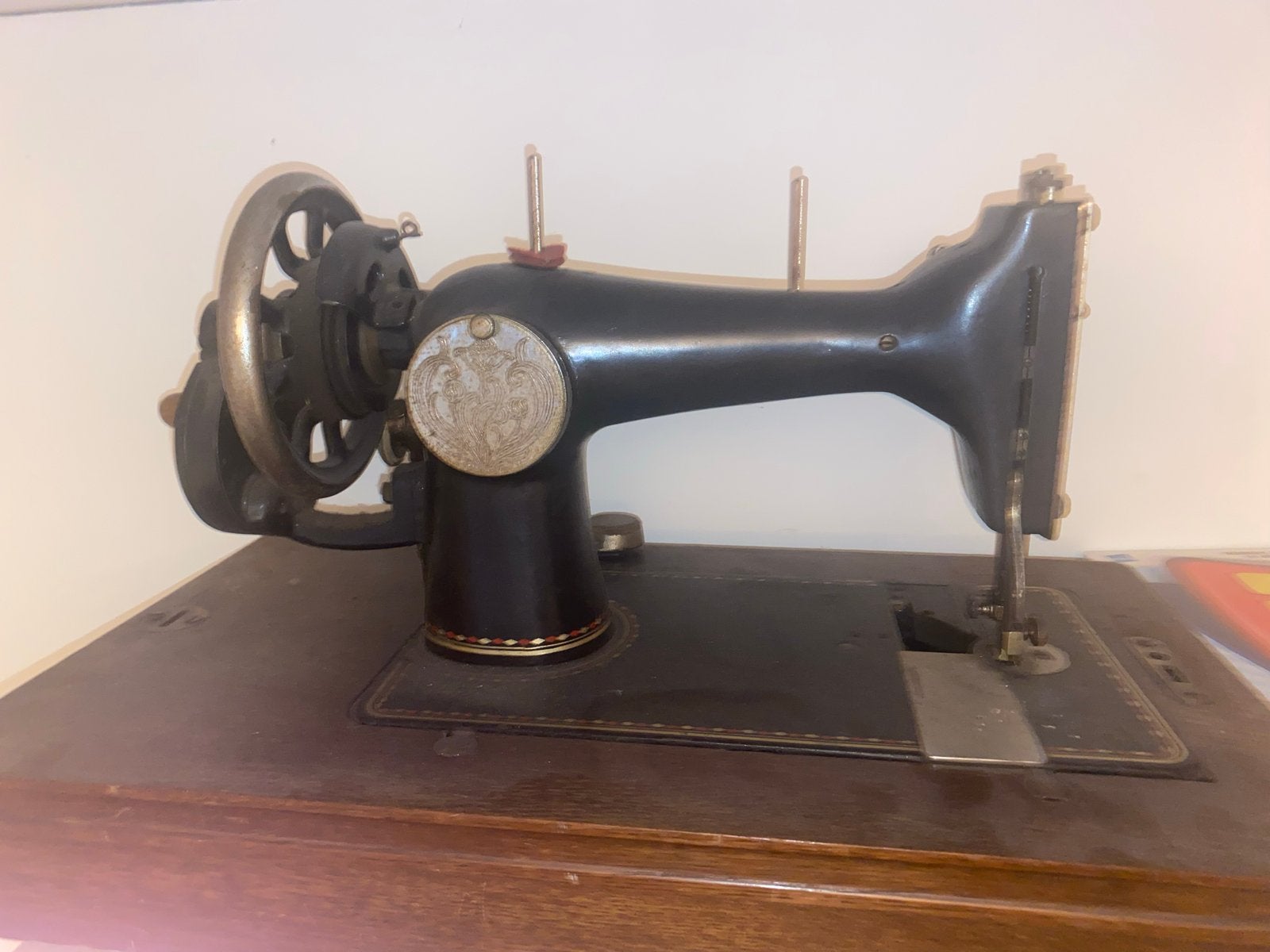 Gratis ophalen Antieke Naaimachine Frisia - Decoratief Stuk, Ophalen