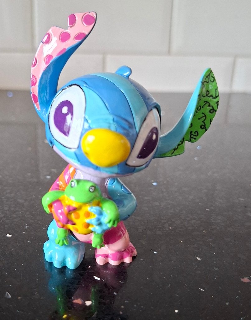 Stitch With Frog Mini Figurine H9cm Romero Britto, Ophalen of Verzenden, Overige figuren, Zo goed als nieuw, Beeldje of Figuurtje