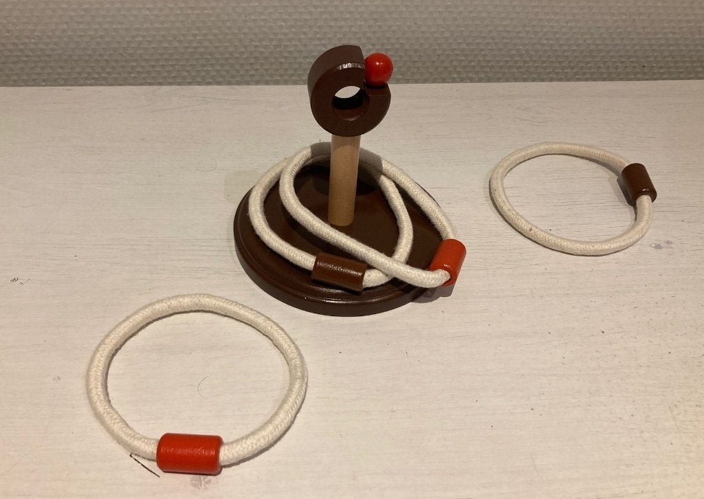 Houten ringwerpspel met 4 touwringen – binnen en buiten, Ophalen of Verzenden, Zo goed als nieuw, Jongen of Meisje