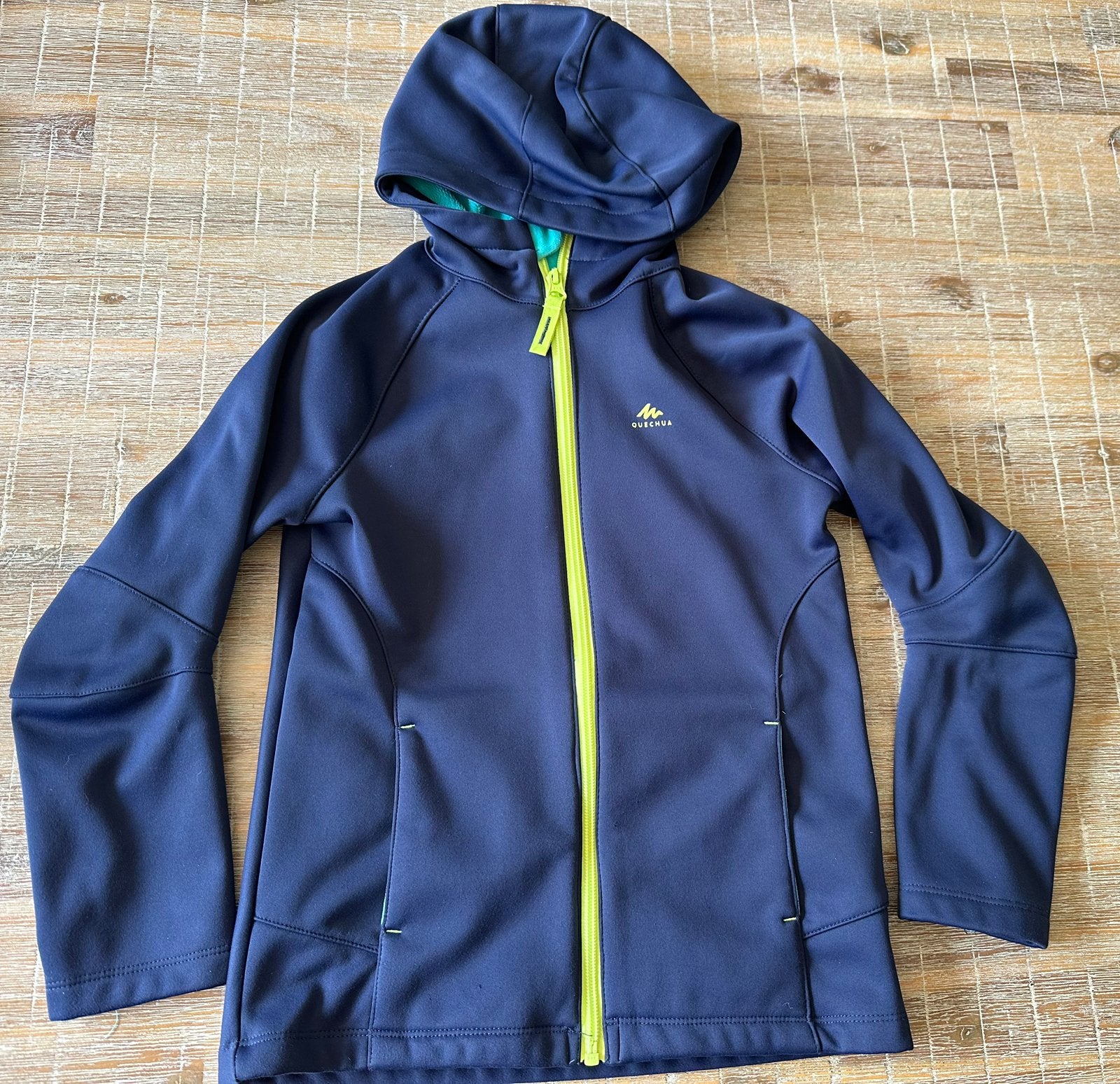 Softshell jas kind, Kinderen en Baby's, Kinderkleding | Maat 122, Ophalen, Gebruikt, Jas
