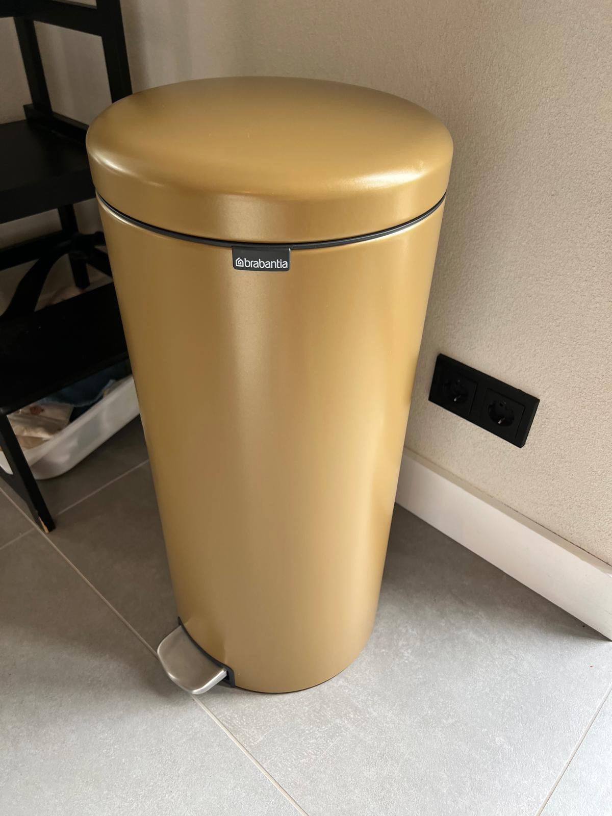 Brabantia pedaalemmer prullenbak goud, Huis en Inrichting, Ophalen, 50 – 75, Met pedaal, Zo goed als nieuw