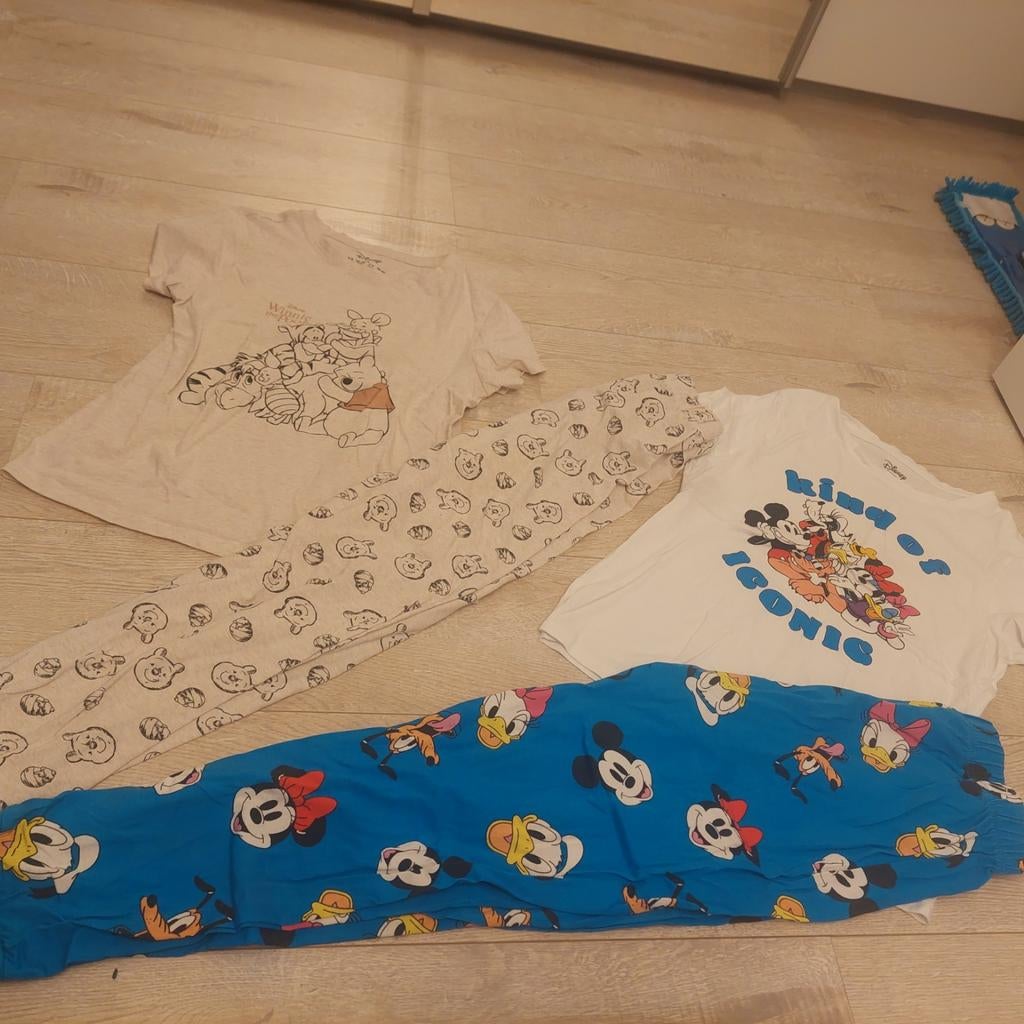 2 disney pyjama's lange broek winny the pooh,minnie mouse, Ophalen of Verzenden, 104 of kleiner, Meisje, Muts
