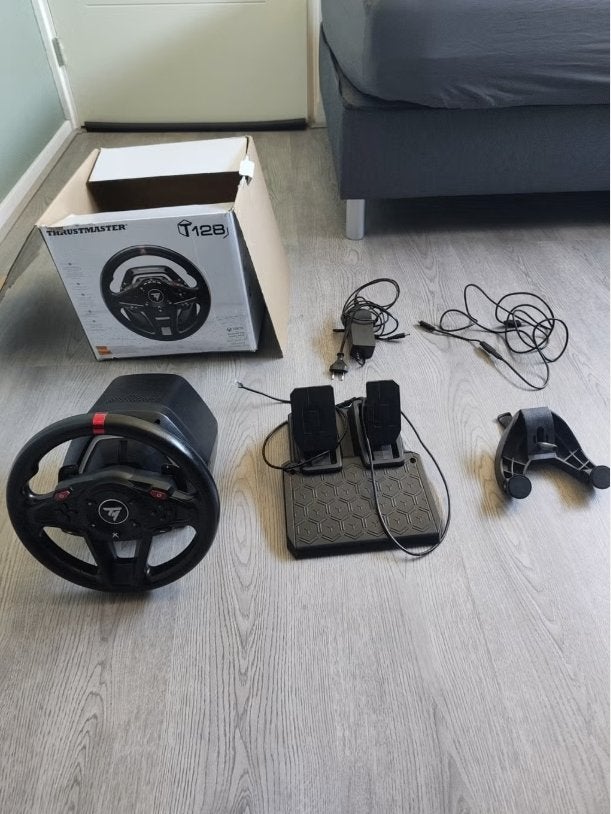 Thrustmaster T128x racestuur met pedalen voor Xbox en PC, Computers en Software, Joysticks, Zo goed als nieuw, Ophalen of Verzenden