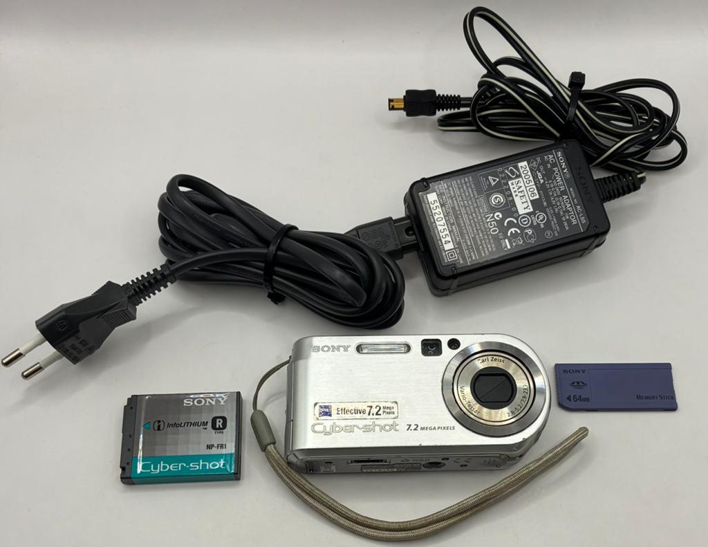 Sony Cyber-shot DSC-P200 - compact camera, Ophalen of Verzenden, Zo goed als nieuw, Sony, 8 keer of meer