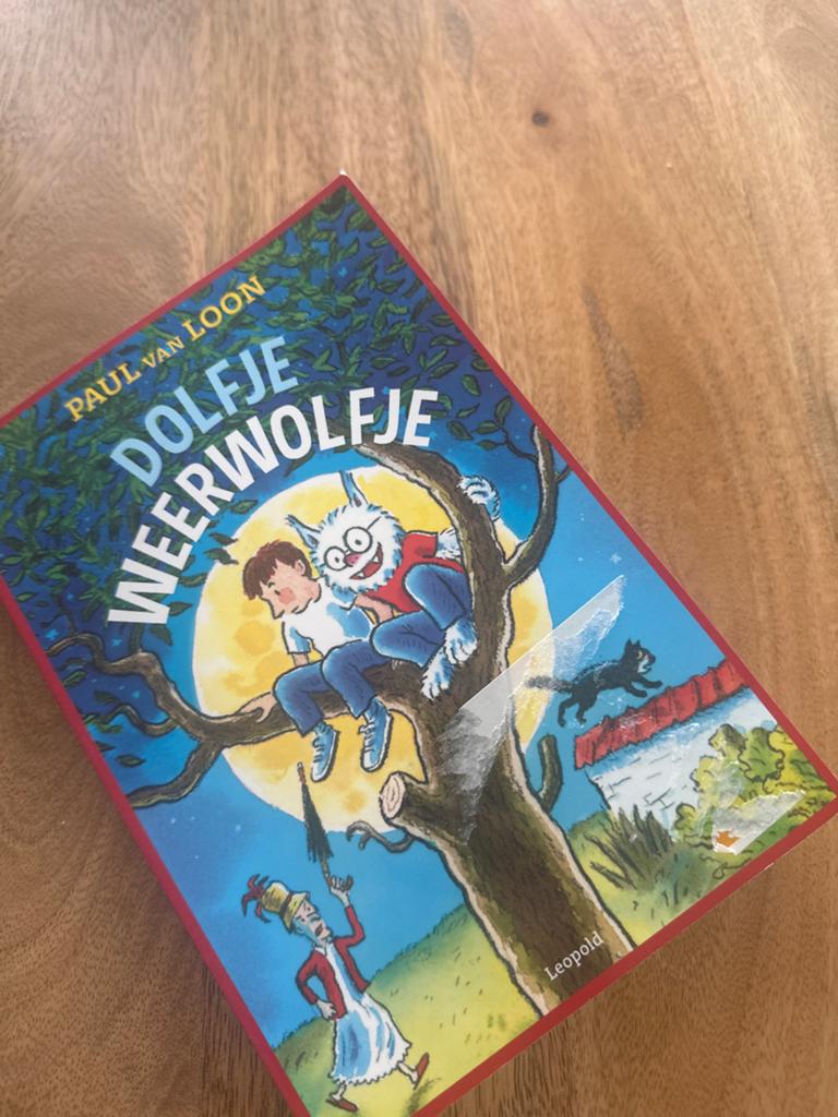 Dolfje Weerwolfje - Paul van Loon (Kinderboek), Boeken, Ophalen of Verzenden, Gelezen, Fictie