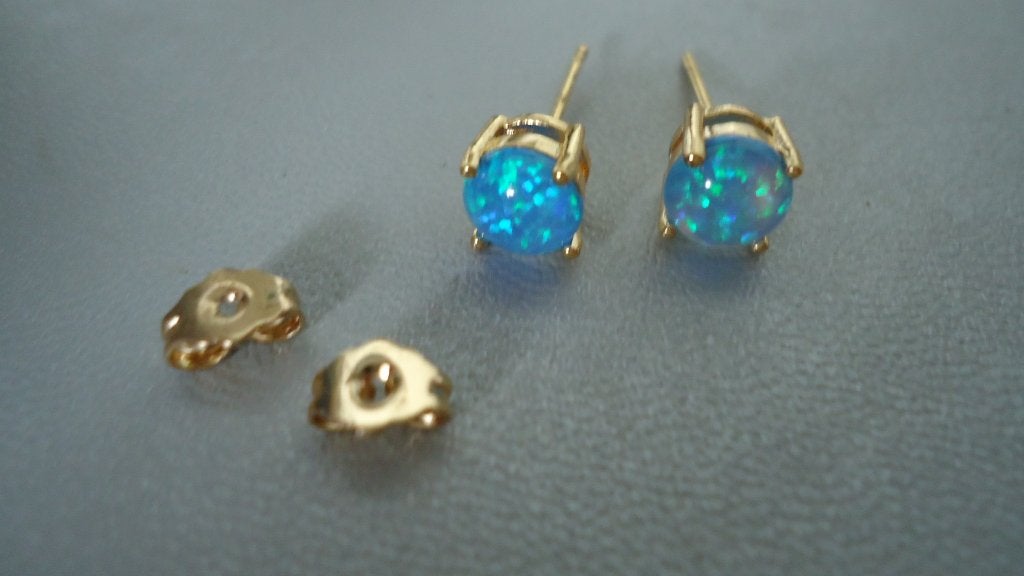 Nieuw goud vergulde oorbellen met opaal, Sieraden, Tassen en Uiterlijk, Overige materialen, Verzenden, Nieuw, Knopjes of Stekers