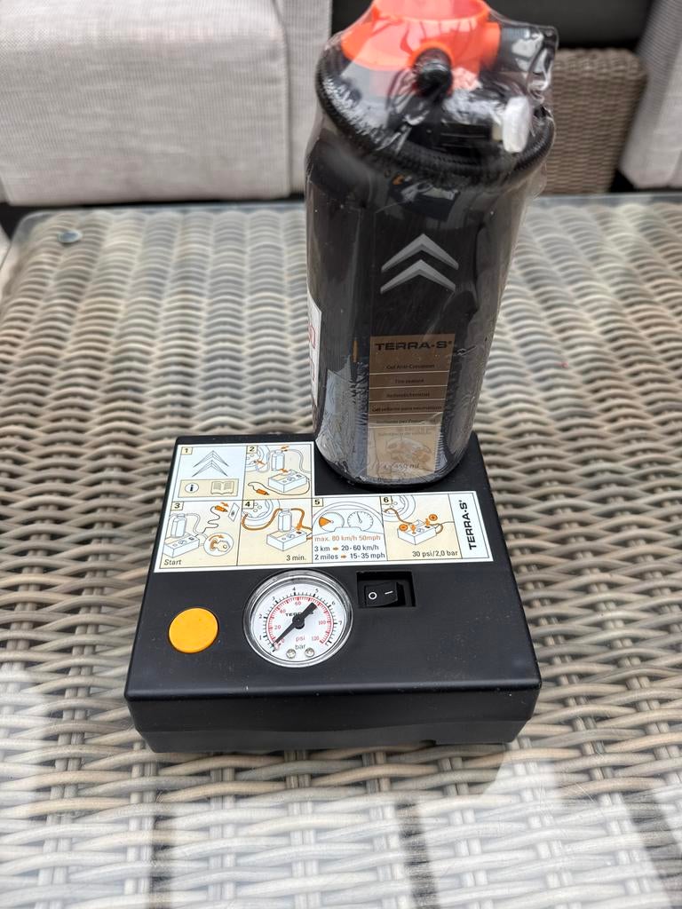 Bandenpomp met drukmeter (Terra-s), Auto-onderdelen, Ophalen of Verzenden, Gebruikt, Universele onderdelen