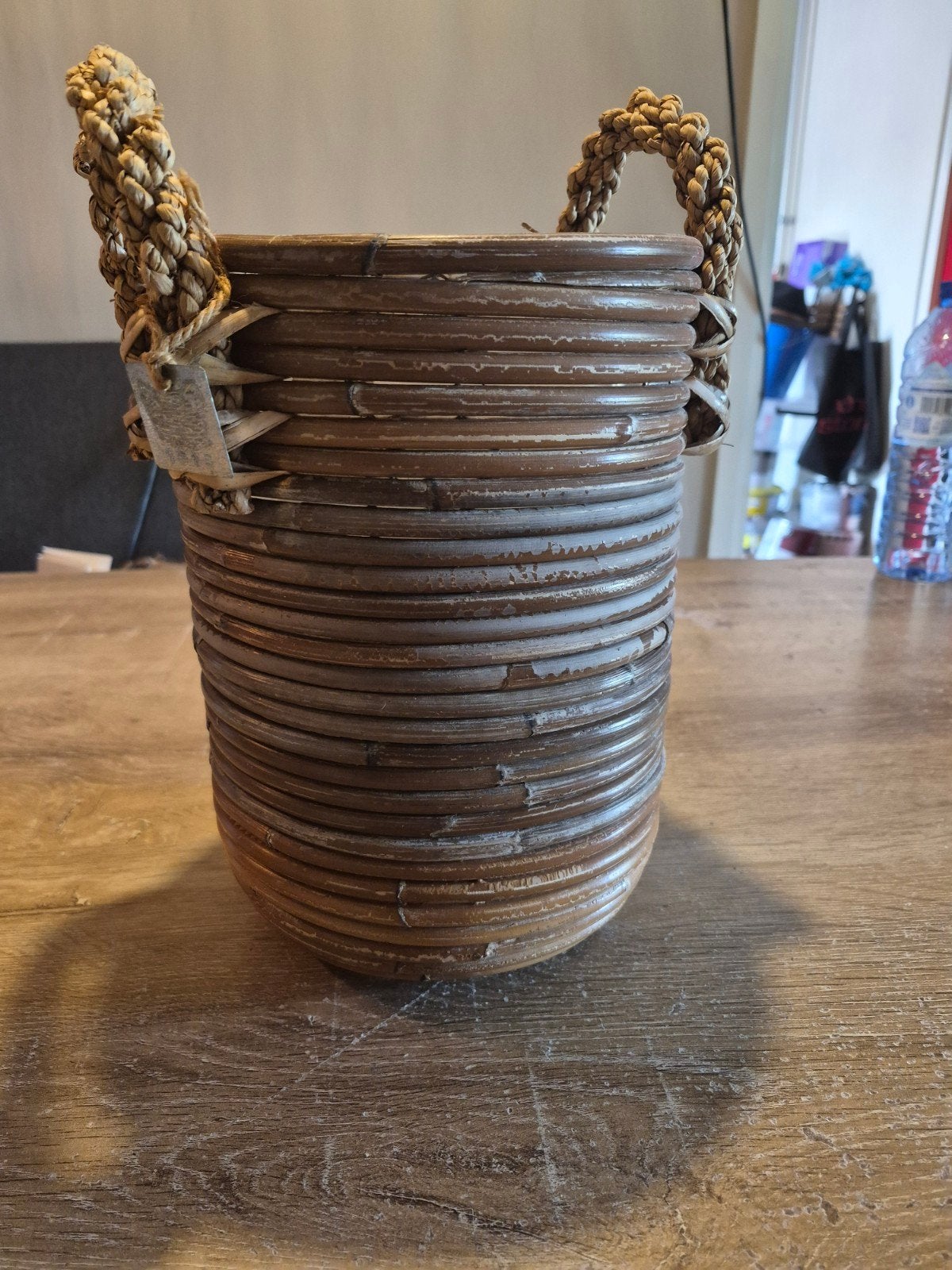 rotan mandje / plantenbak, Ophalen of Verzenden, Zo goed als nieuw, Rond, Riet