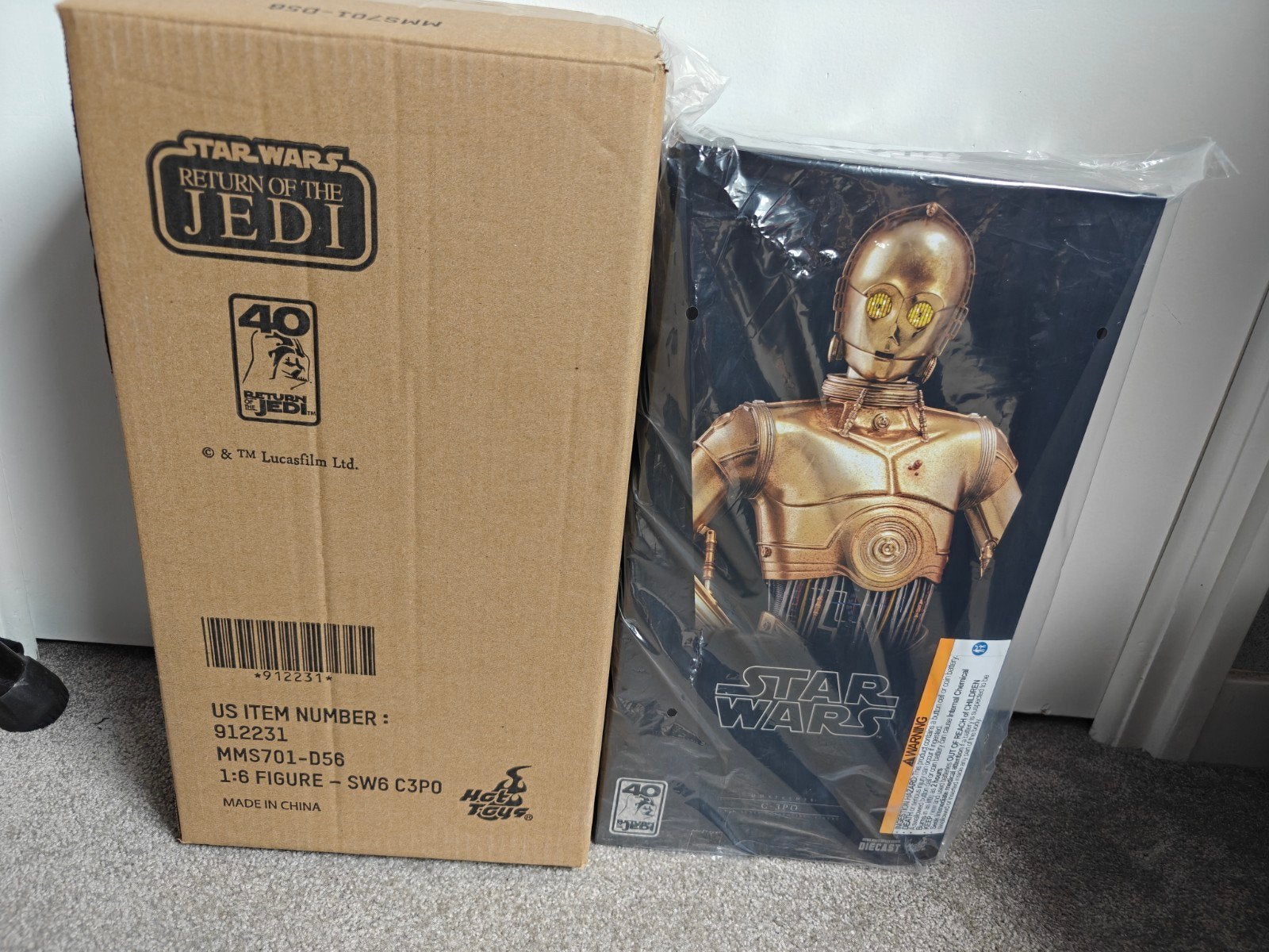 Hot Toys C-3PO Return of the Jedi Star Wars MMS701-D56, Verzamelen, Star Wars, Ophalen of Verzenden, Zo goed als nieuw, Actiefiguurtje