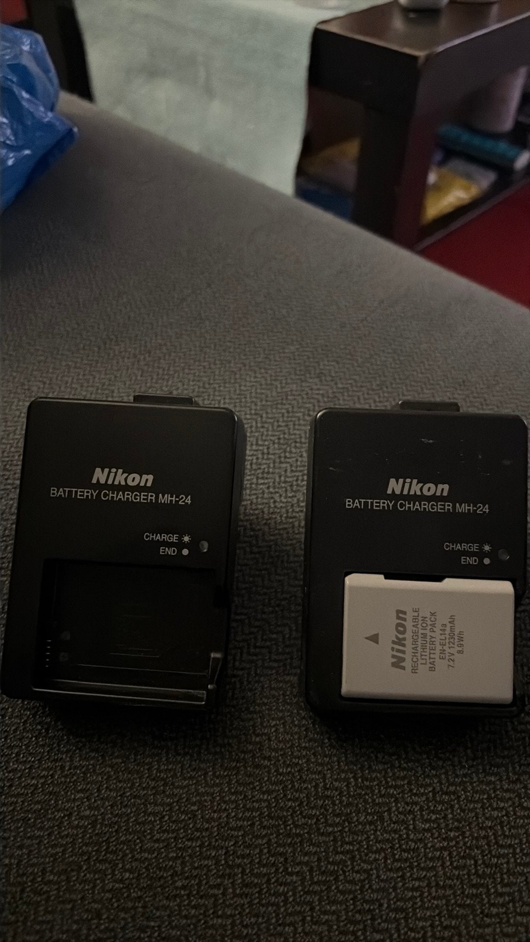 Original Nikon MH-24 Battery Chargers Nikon EN-EL14a battery, Zo goed als nieuw