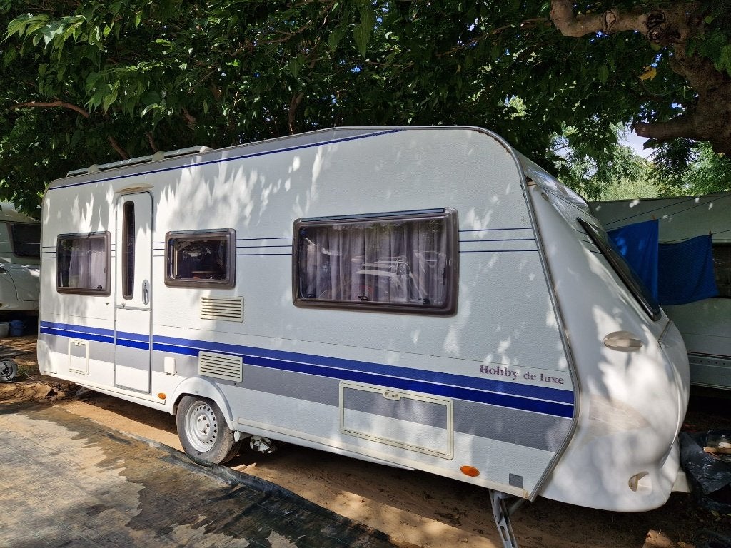 Hobby de Luxe easy 495 | 2009, Caravans en Kamperen, Rondzit, Hobby, 2 aparte bedden, Particulier