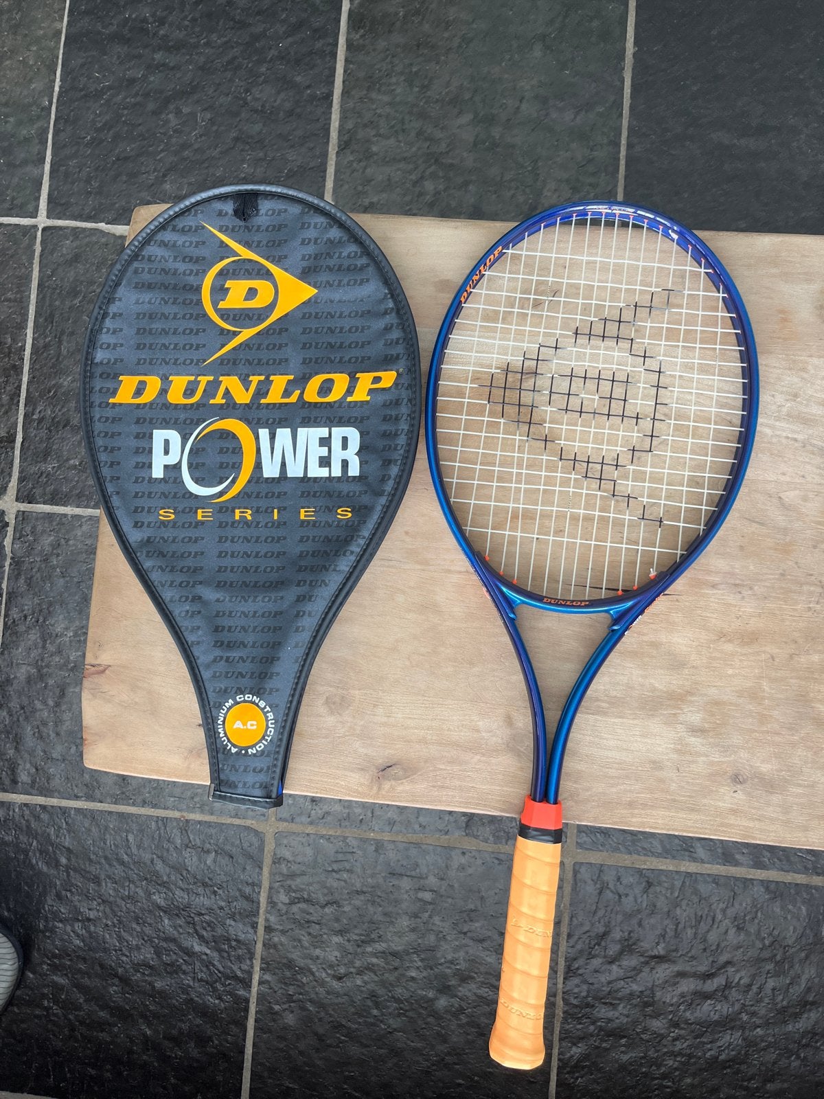 Dunlop Power Series Tennisracket met hoes, Ophalen of Verzenden, Gebruikt, Racket, Dunlop