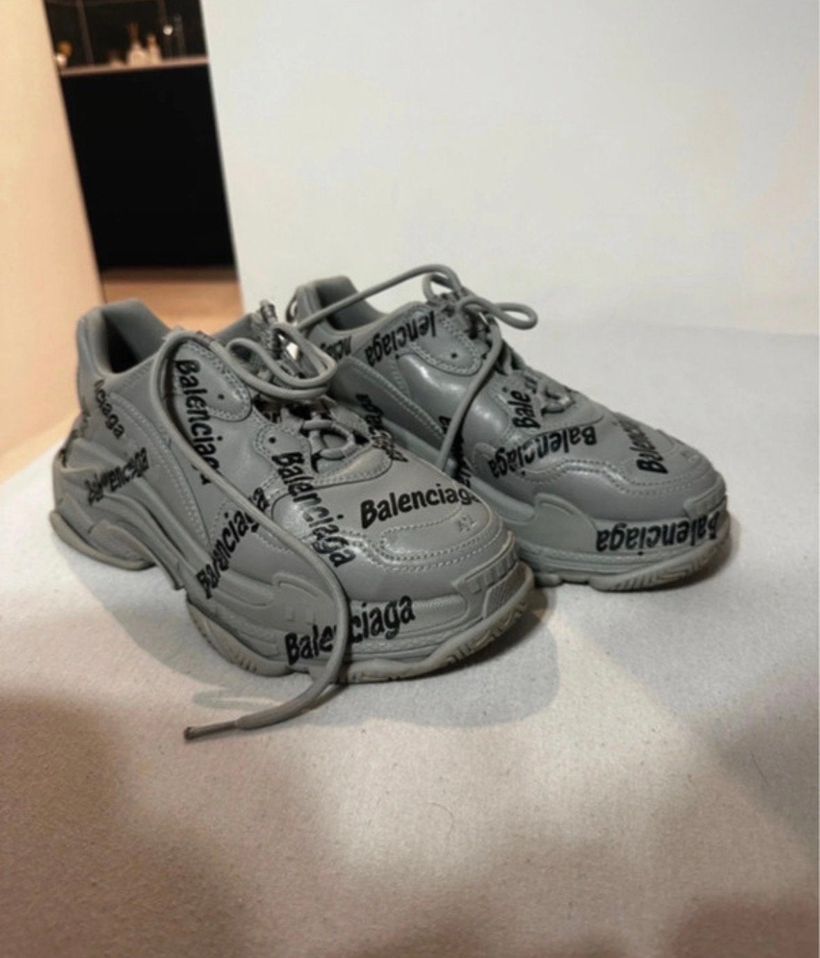 Balenciaga Triple S Sneakers Grijs Maat 42, Overige kleuren, Ophalen of Verzenden, Sneakers of Gympen, Zo goed als nieuw