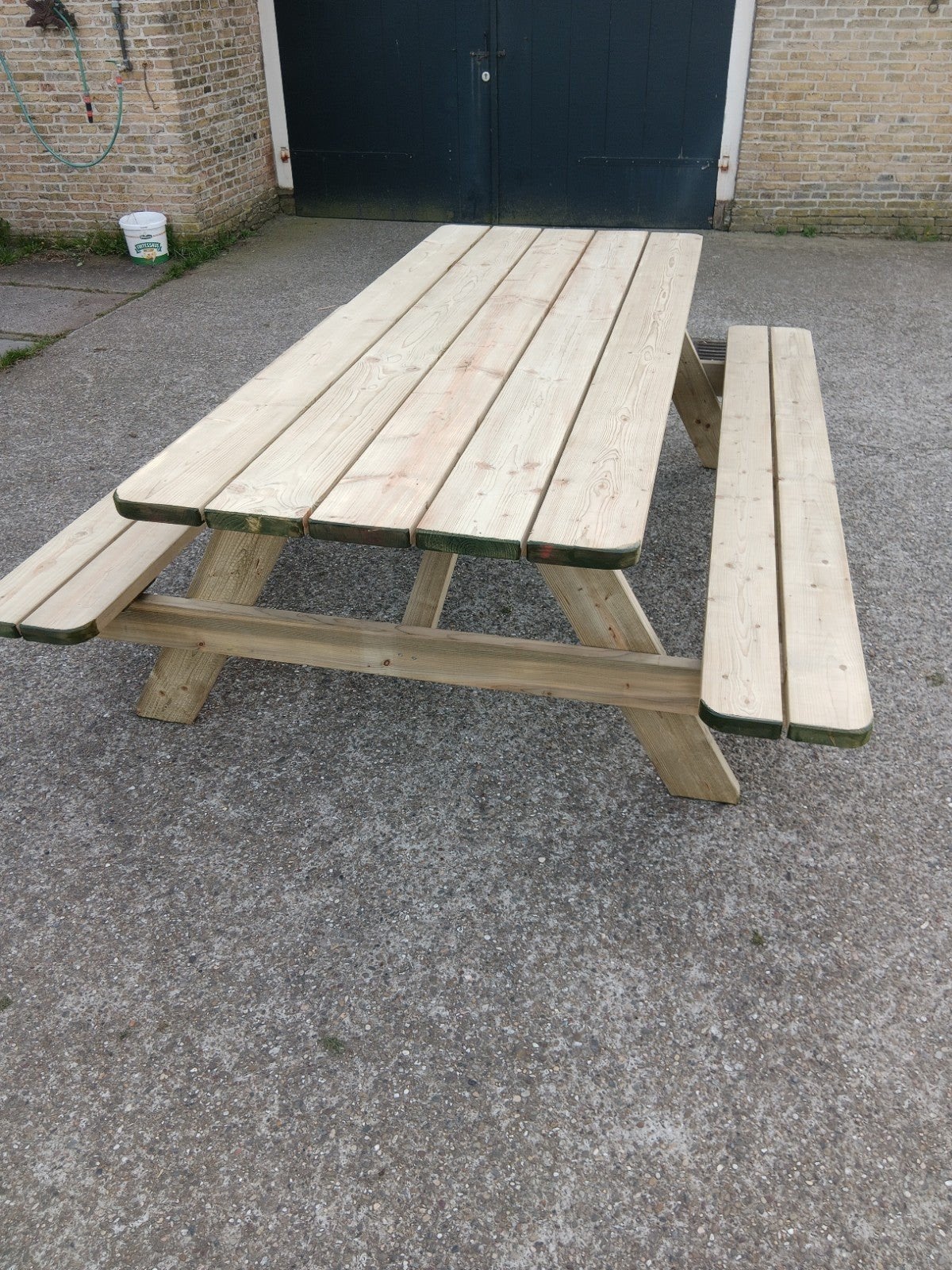 Robuuste picknicktafels 2,4 meter en 1,95 meter. Gebracht, Ophalen, Nieuw, Rechthoekig, Hout