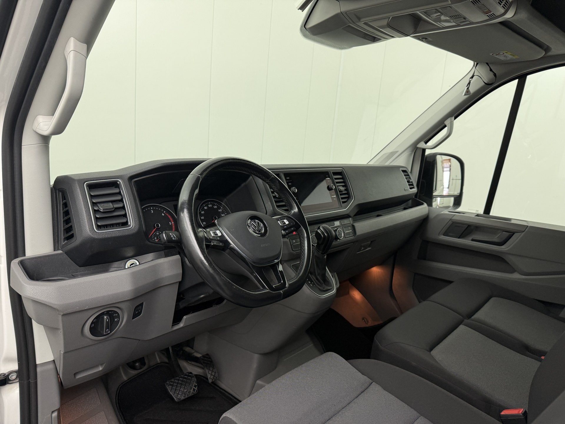 Volkswagen Crafter 2.0TDi 177PK Automaat L3H3 Laadklep | Laa, Automaat, Stof, Gebruikt, Wit