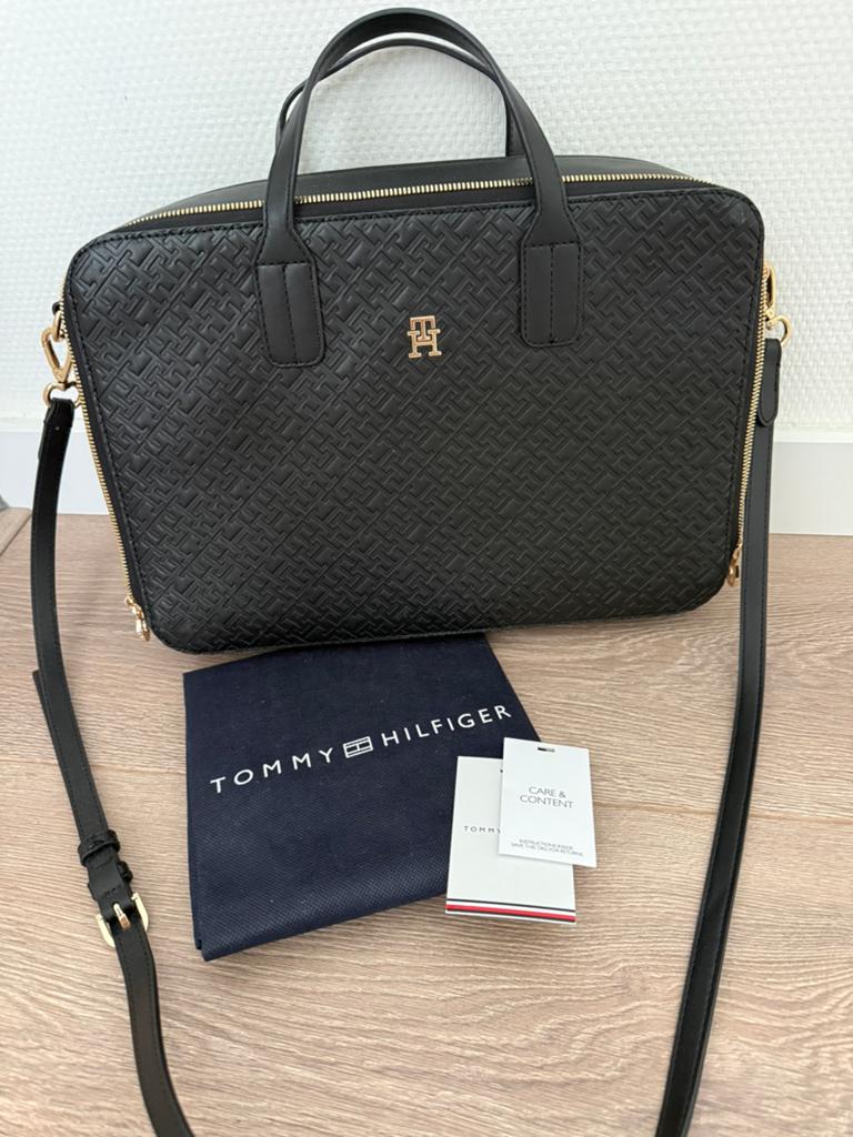 Nw staat tommy hilfiger laptop tas mono, Ophalen of Verzenden, Zo goed als nieuw