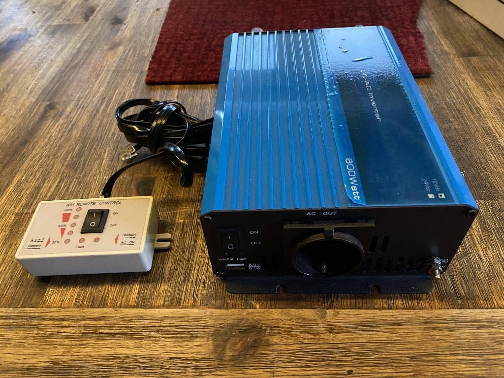 220 volt  sinus omvormer, Ophalen of Verzenden, Zo goed als nieuw