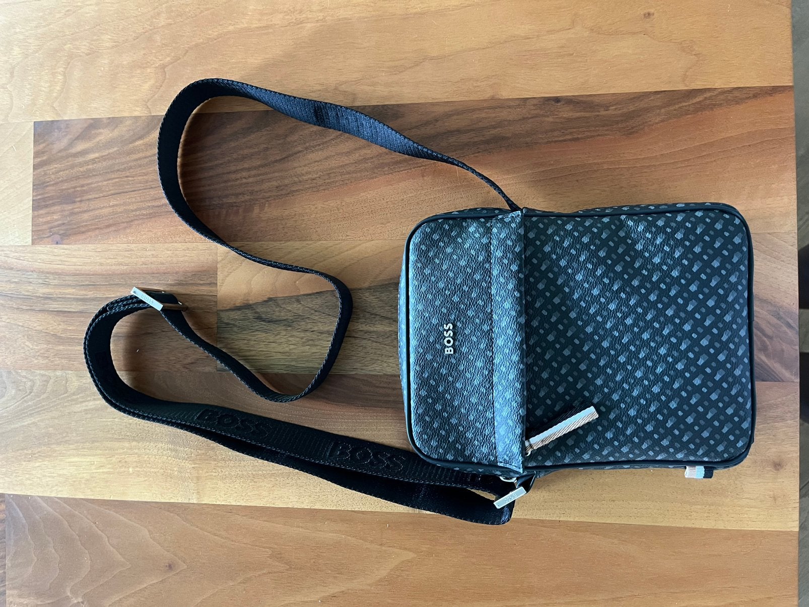 Exclusive Hugo Boss crossbody bag heren, Sieraden, Tassen en Uiterlijk, Overige merken, Zwart, Nieuw, Ophalen of Verzenden