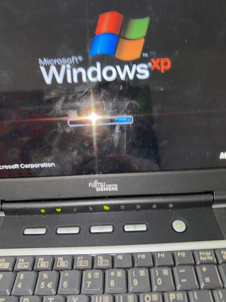Fujitsu Siemens Amilo Laptop met Windows XP - Vintage, Computers en Software, Windows Laptops, Gebruikt, HDD, Minder dan 4 GB