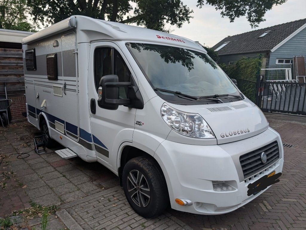 Compacte Dethleffs Globebus - Fiat Ducato 2.3 MultiJet, Chemisch toilet, Ringverwarming, Achteruitrijcamera, 6 tot 7 meter