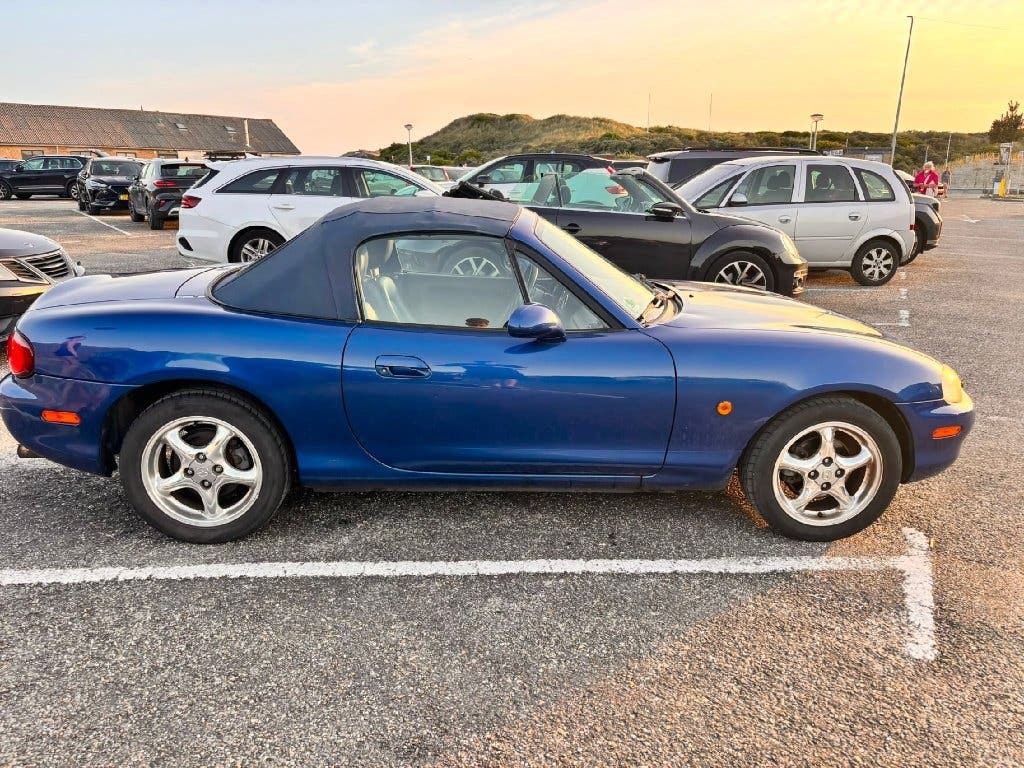Mazda MX-5 1.8 I 1999 Blauw, foto 4