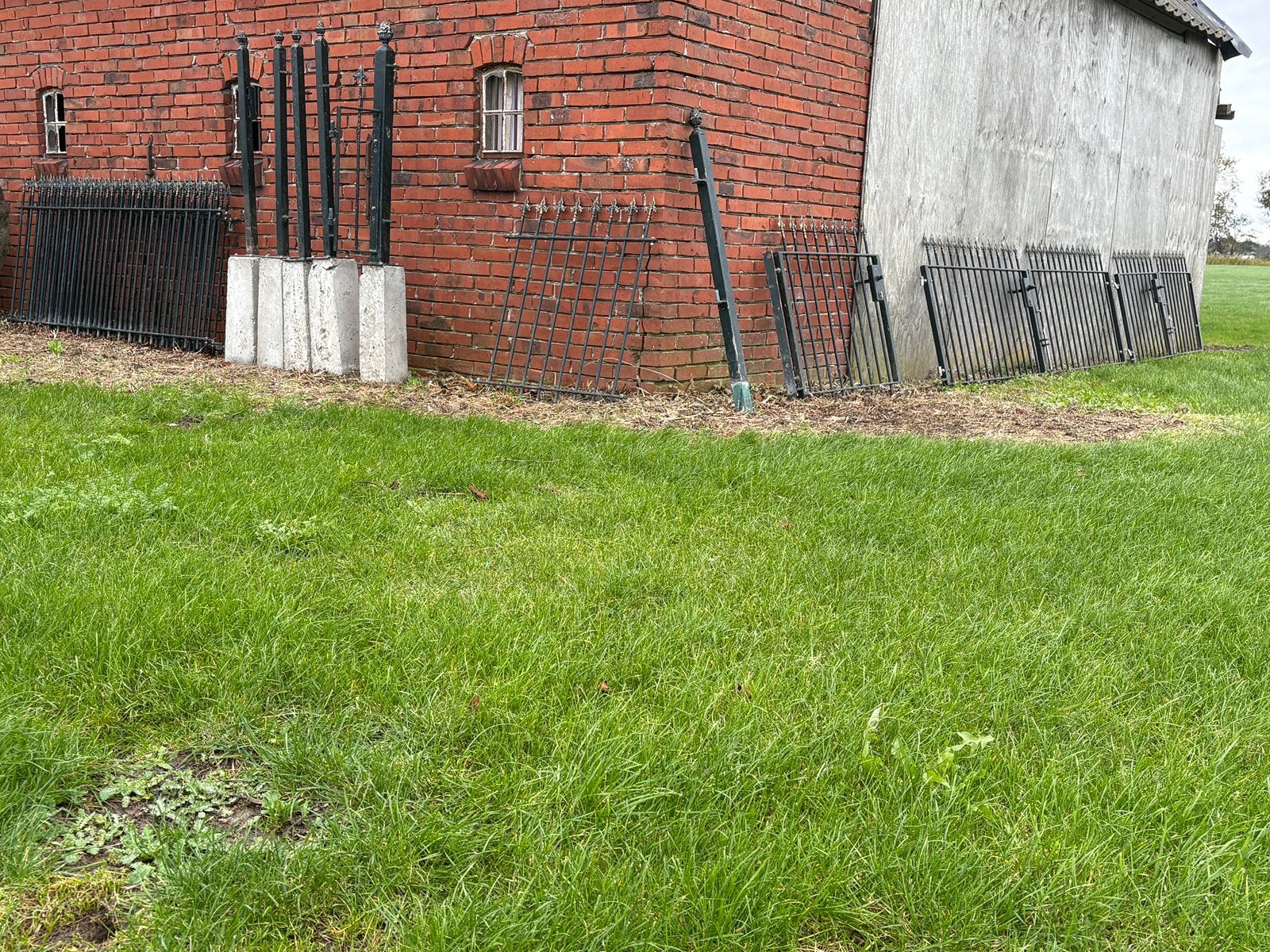 15 mtr. Smeedijzer hekwerken, 5x draaipoort + 6x los hekwerk, Tuin en Terras, Ophalen, Met poort, Gebruikt, Sierhekwerk