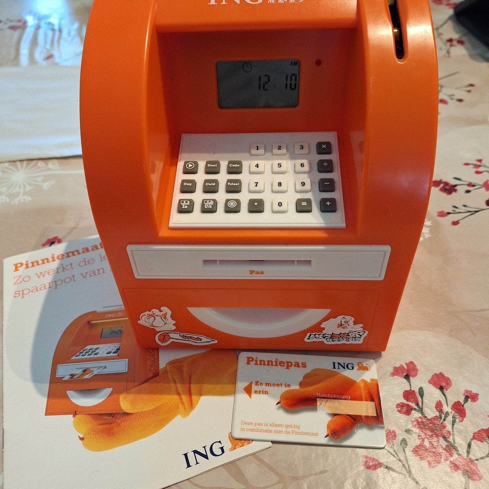 Originele ING Pinniemaat Spaarpot – COMPLEET MET PASJE, Verzamelen, Ophalen of Verzenden, Gebruikt, Kunststof, Overige thema's