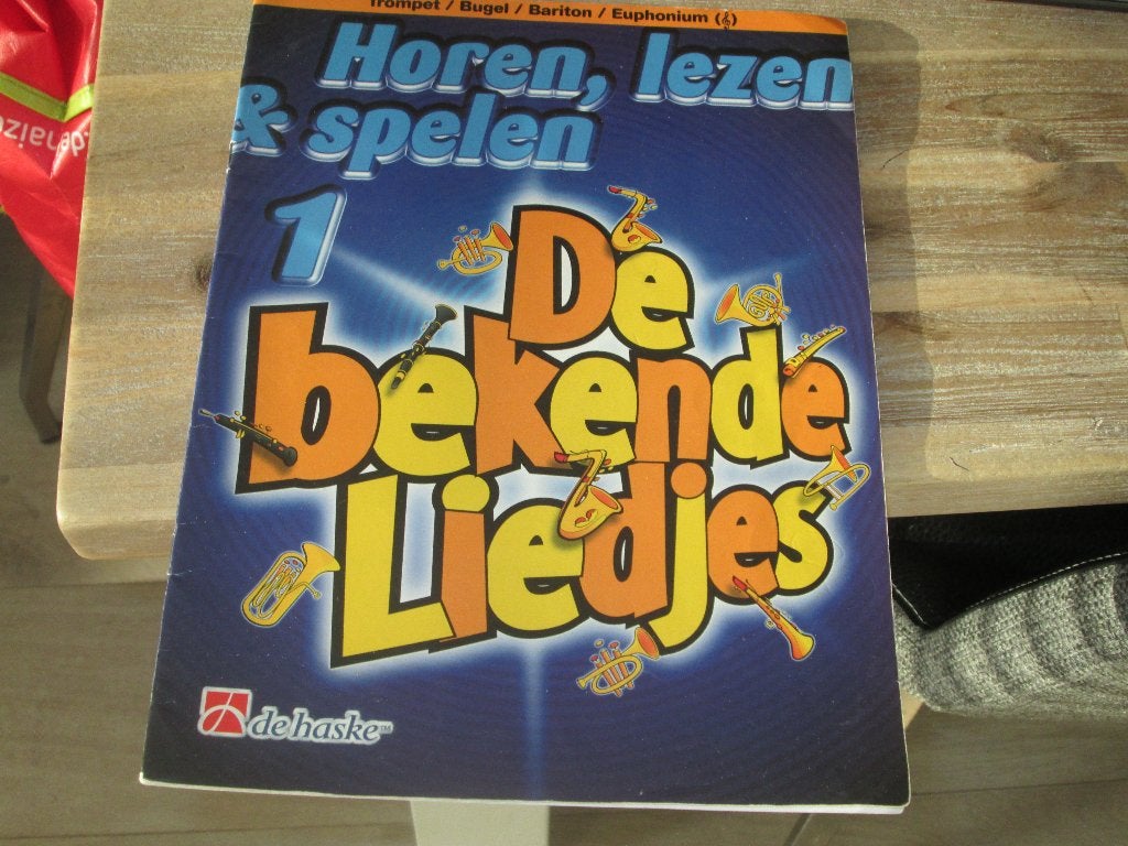 Horen, Lezen & Spelen 1 - De Bekende Liedjes, Trompet, Les of Cursus, Ophalen of Verzenden, Zo goed als nieuw