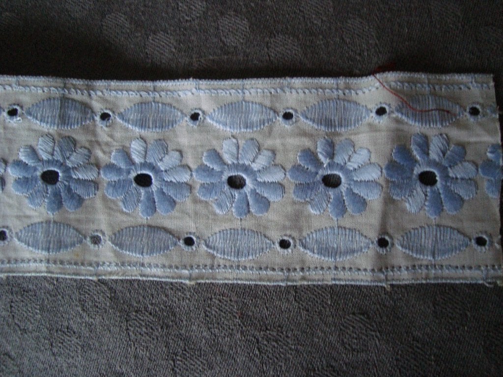 Band blauw bloemetje 5.5 Cm -174 cm, Hobby en Vrije tijd, Naaien en Fournituren, Ophalen of Verzenden, Nieuw, Lint, Band of Elastiek