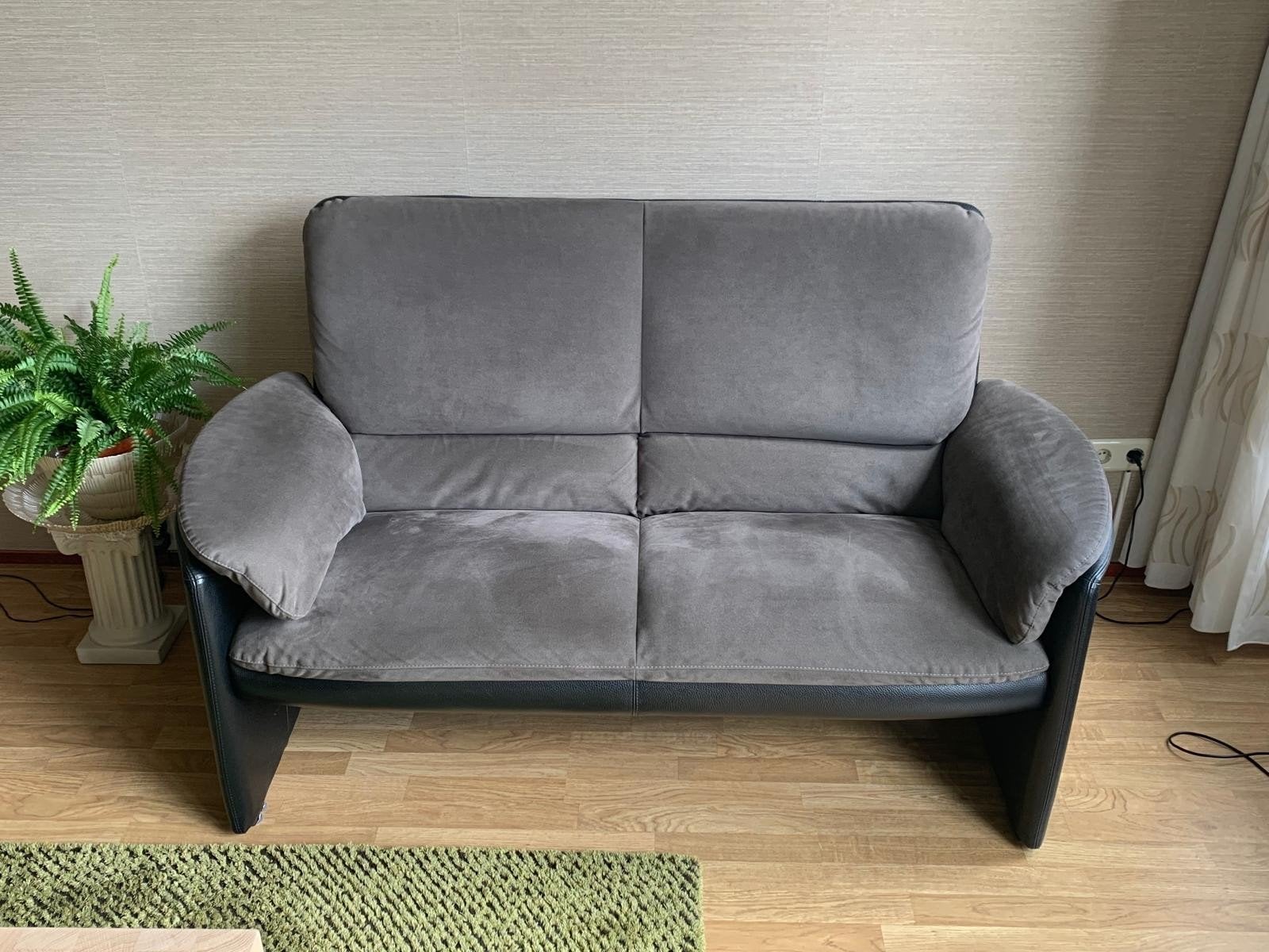 Prachtige Leolux tweepersoonsbank zwart/antraciet | ZGAN, Huis en Inrichting, Ophalen, 150 tot 200 cm, Tweepersoons, 75 tot 100 cm