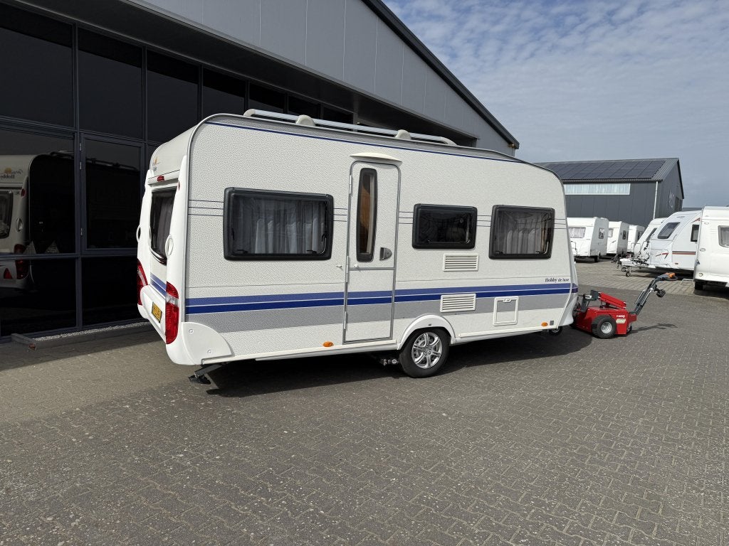 Hobby De Luxe 450 UF Bed 202cm + Rondzit + WC BJ 2007, Standaardzit, Hobby, Dwarsbed, Bedrijf
