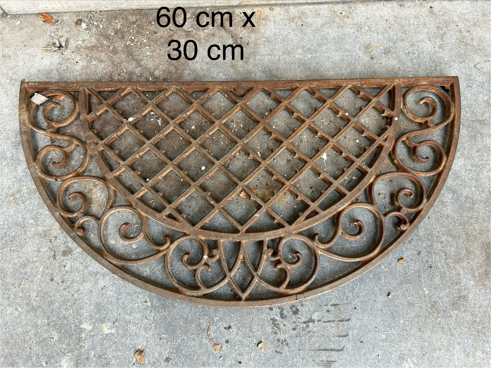 Vintage gietijzeren deurmat, halfrond, 60x30 cm, Binnen, Gebruikt, Gietijzer, Schoonloopmat