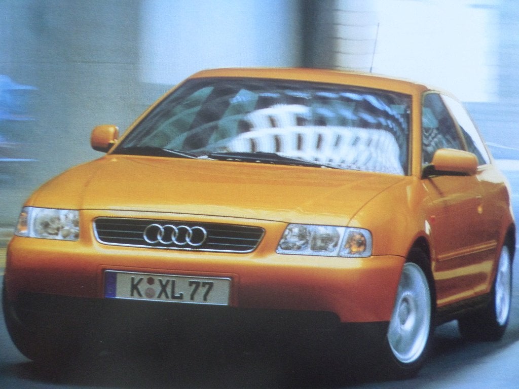 Audi A3 map met 2 brochures, Ophalen of Verzenden, Zo goed als nieuw, Audi