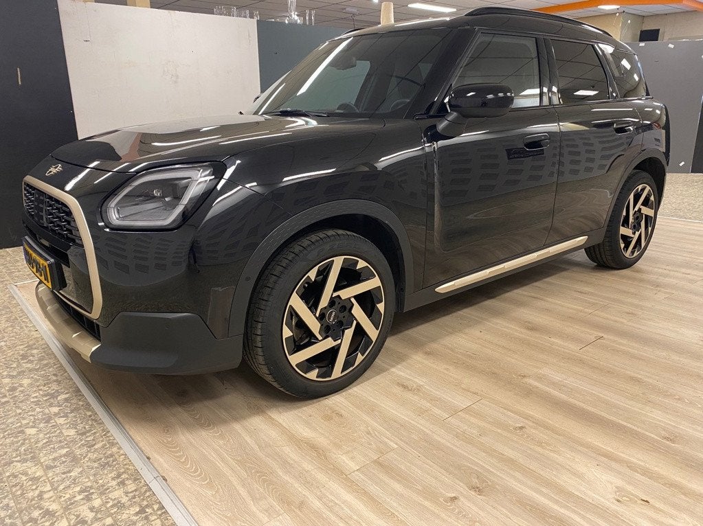 Mini Countryman 1.5 C Favoured L, Auto's, Dealer onderhouden, Gebruikt, Euro 6, Zwart