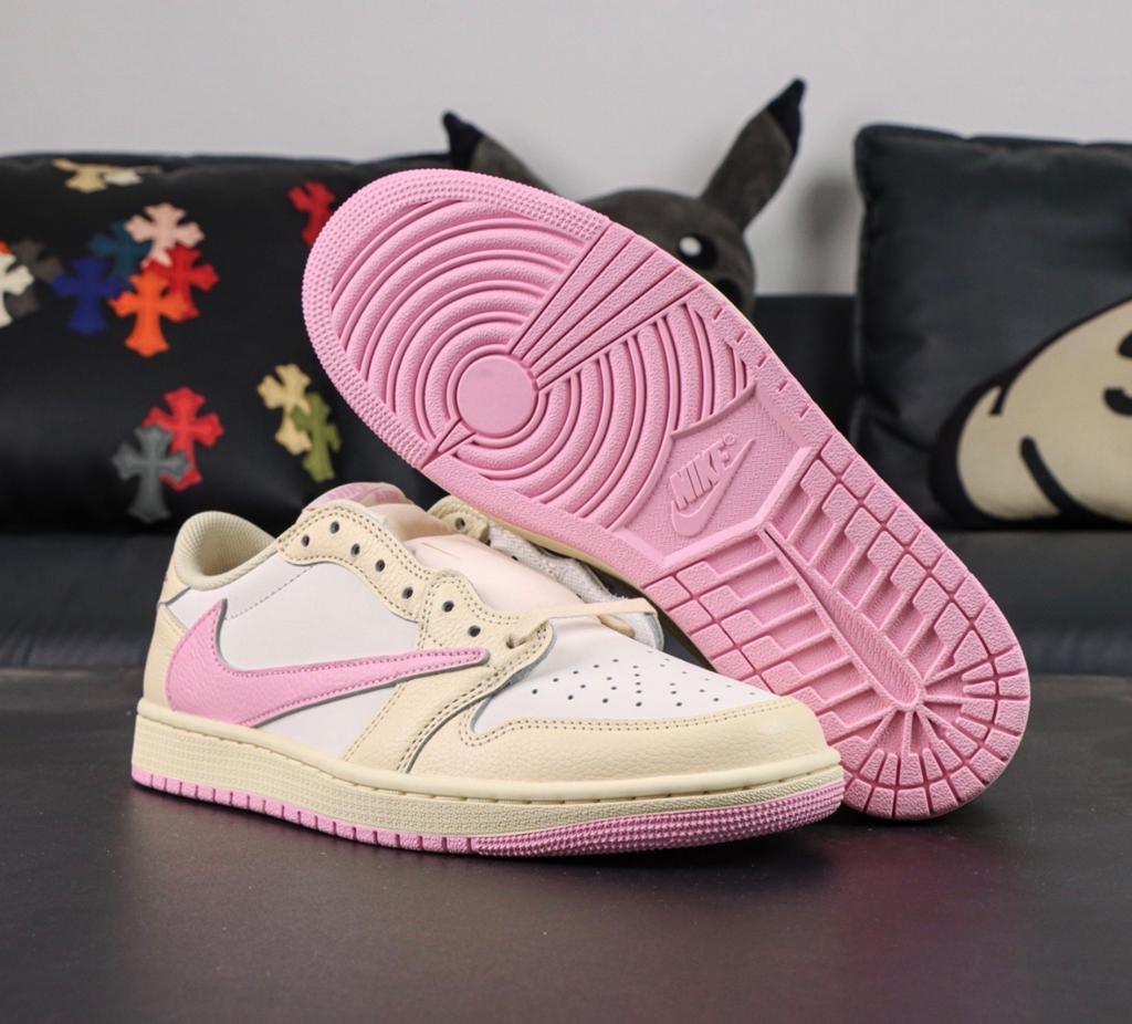 Jordan 1 Travis Scott Low OG SP 'Shy Pink', Ophalen of Verzenden, Nieuw, Overige kleuren, Sneakers of Gympen