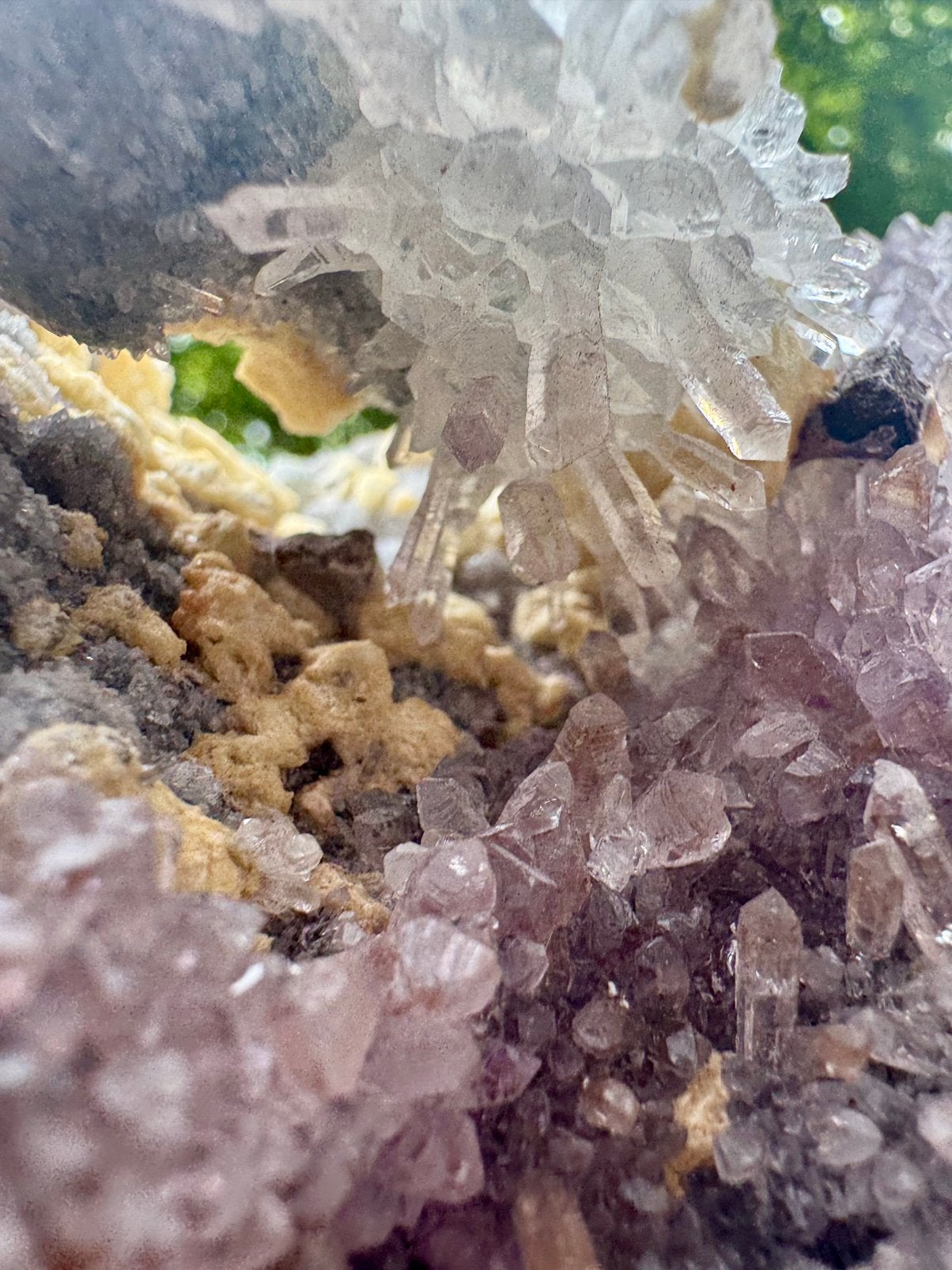 Zoeliet amethist op standaard, Ophalen of Verzenden, Mineraal
