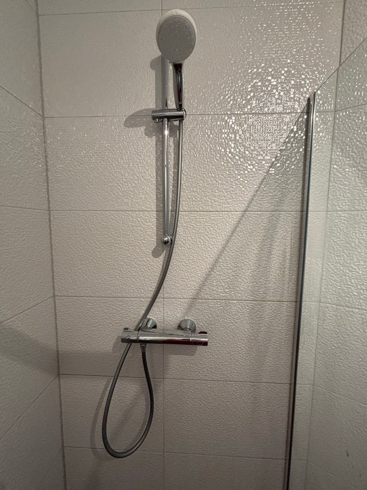 Grohe douche met thermostaatkraan en kunststof slang, Doe-het-zelf en Verbouw, Ophalen, Gebruikt, Chroom, Douche