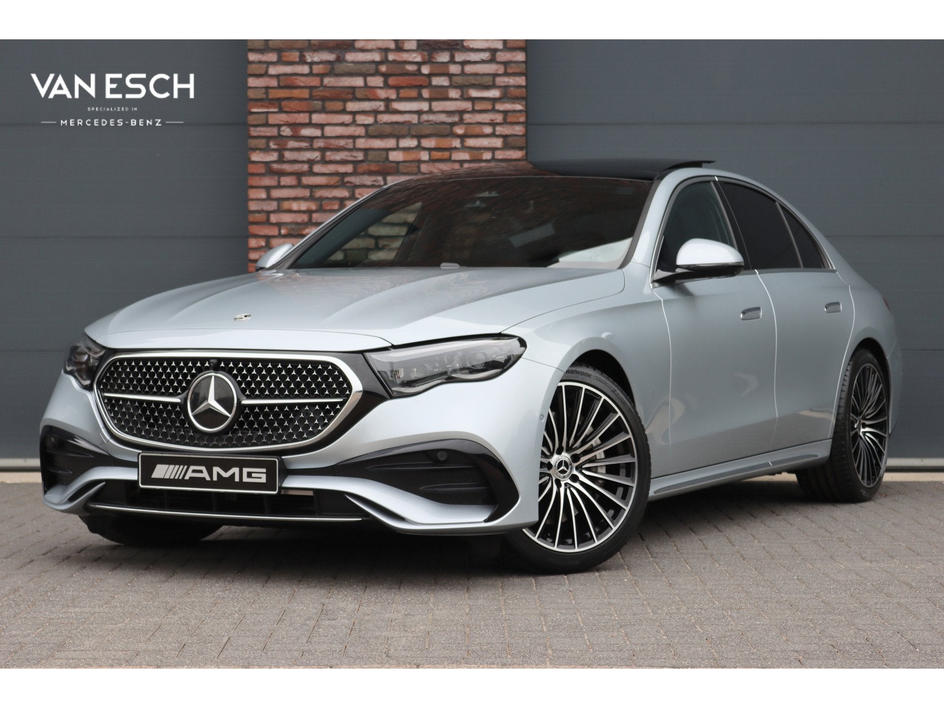 Mercedes-Benz E-Klasse 220 d AMG Line | Hyperscreen | Distro, Achterwielaandrijving, Gebruikt, 4 cilinders, Origineel Nederlands