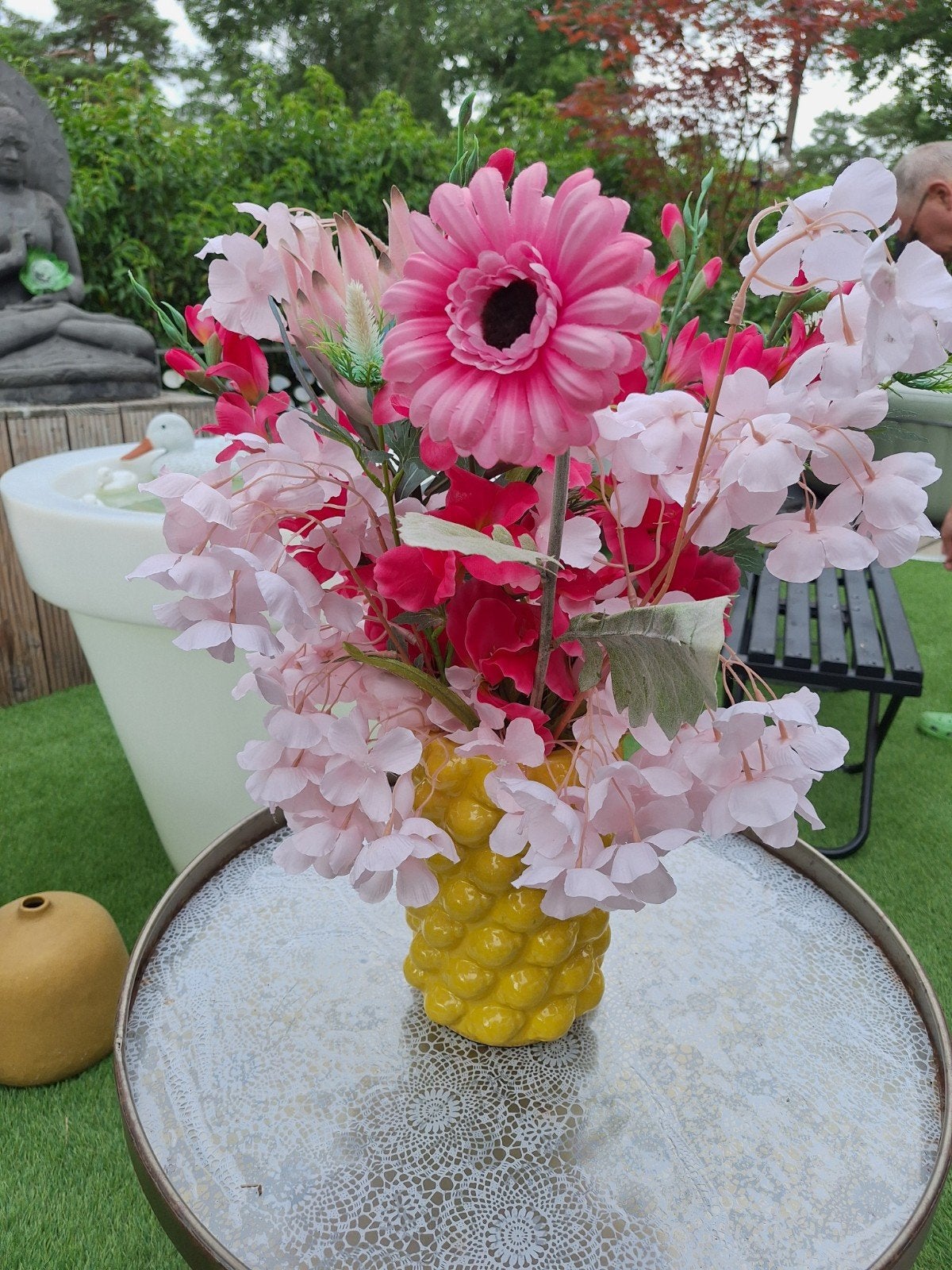 Citroen vaas met kunstbloemen, Ophalen, Volle zon