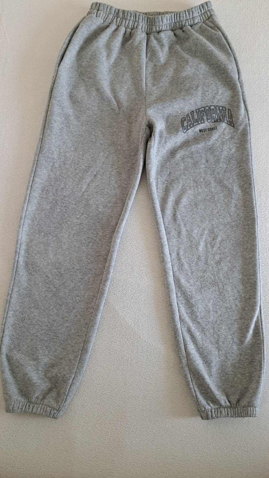 Grijze joggingbroek van Shein, mt. M, Maat 38/40 (M), Overige typen, Ophalen of Verzenden, Zo goed als nieuw