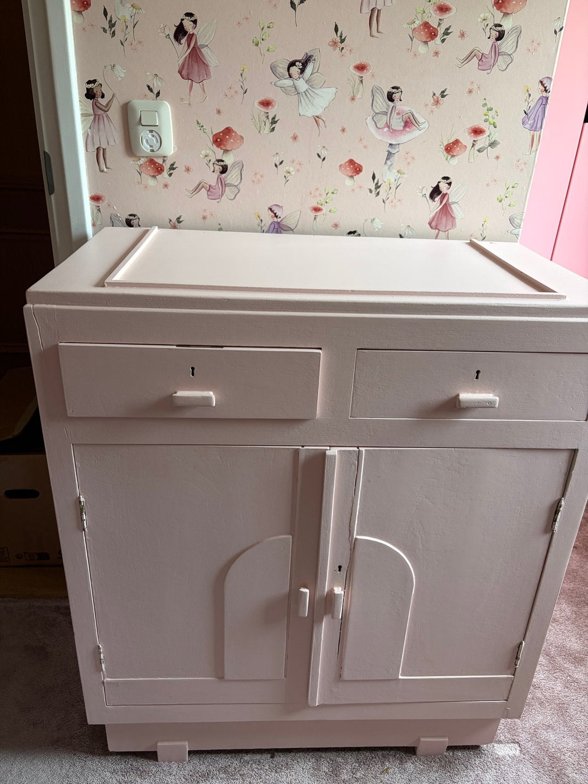 Roze commode met lades en deuren, Ophalen of Verzenden, Gebruikt