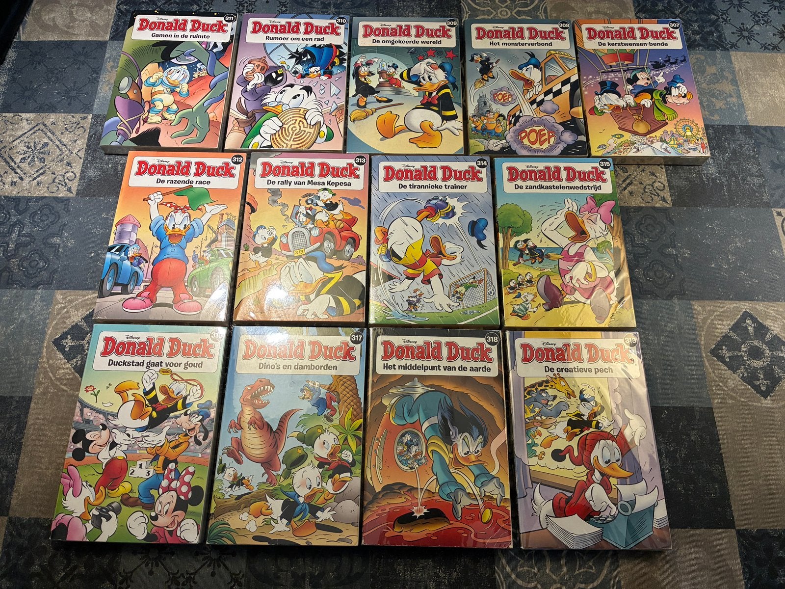 Donald Duck volledige serie 307 t/m 319 voor € 29,50, Meerdere comics, Ophalen of Verzenden, Zo goed als nieuw, Europa