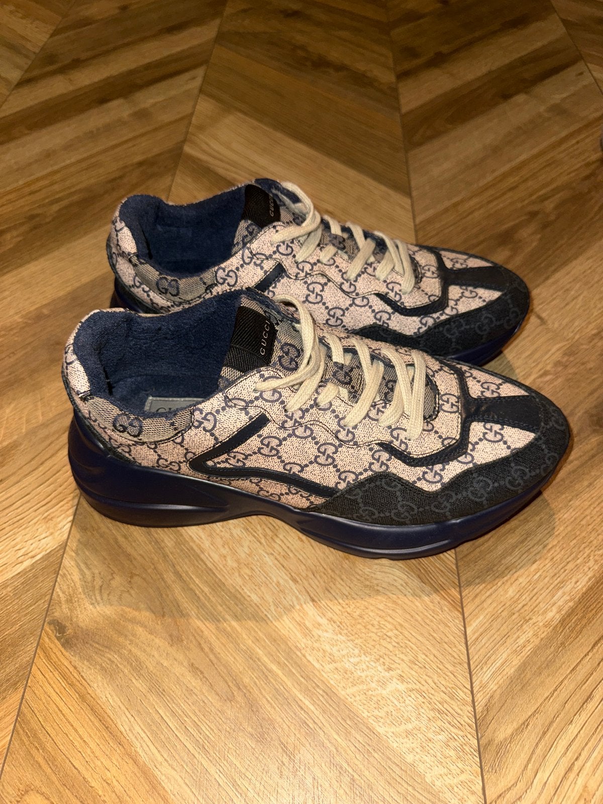 Gucci Rhyton GG Supreme sneakers maat(44), Ophalen of Verzenden, Zo goed als nieuw, Beige, Sneakers of Gympen