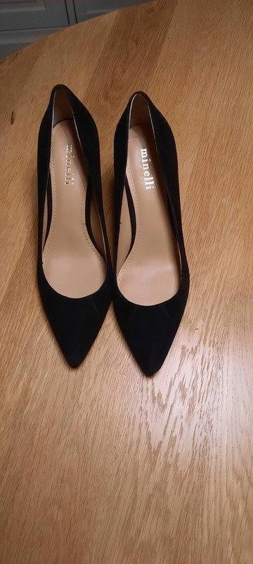 Elegante nieuwe pumps, hakken Minelli, Ophalen, Nieuw, Zwart