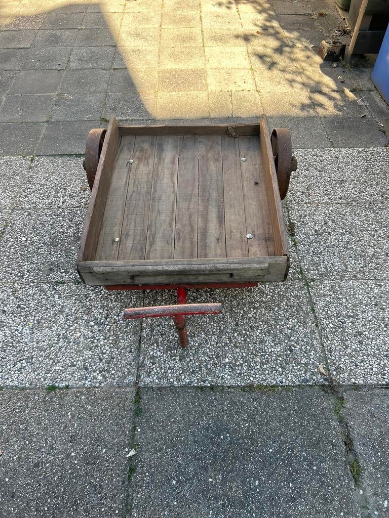 Antieke houten kar met ijzeren wielen, Ophalen, Gebruikt
