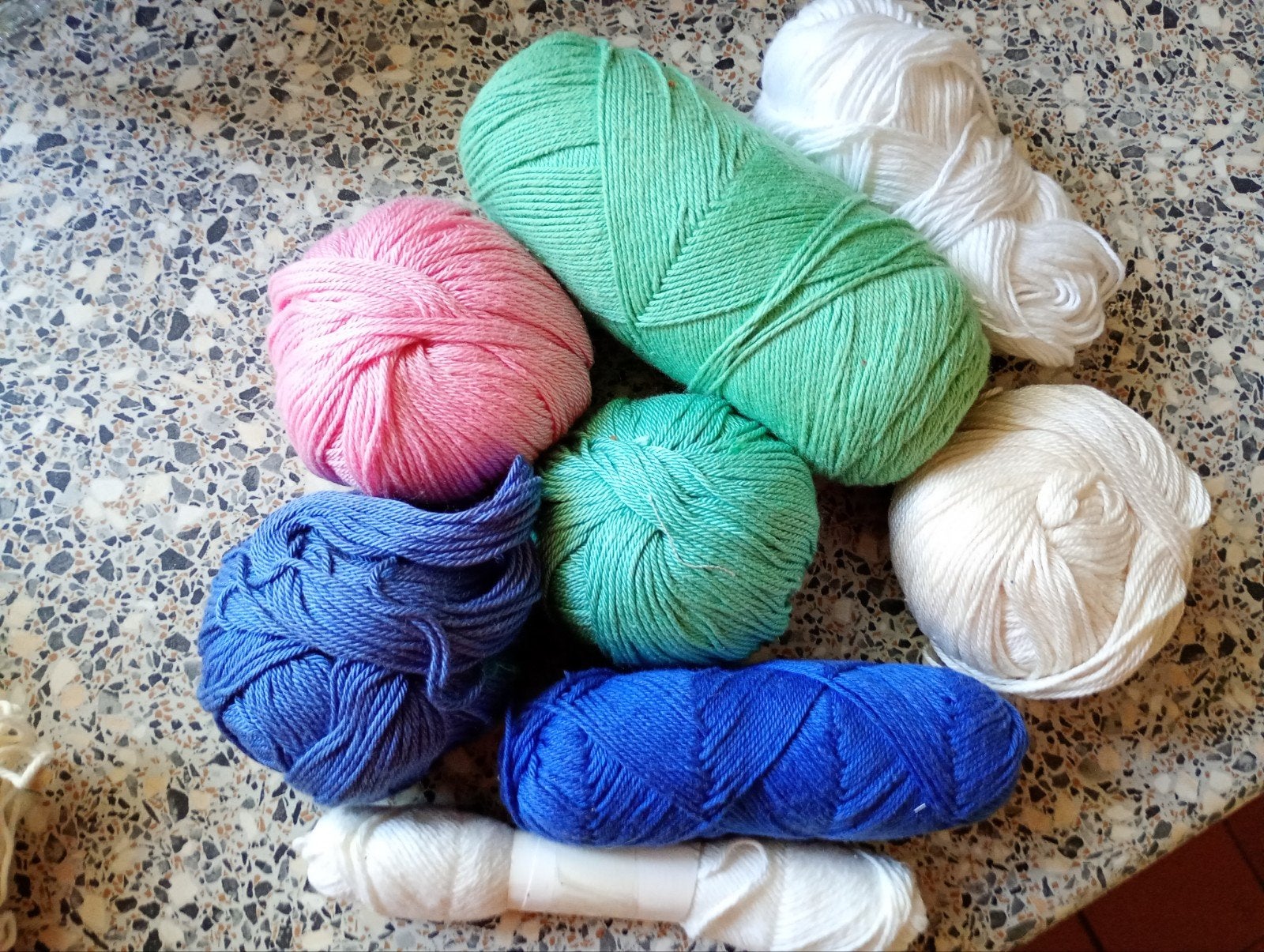 nieuwe bolletjes katoengaren , breien of haken, Ophalen, Nieuw, Garen of Naald(en)
