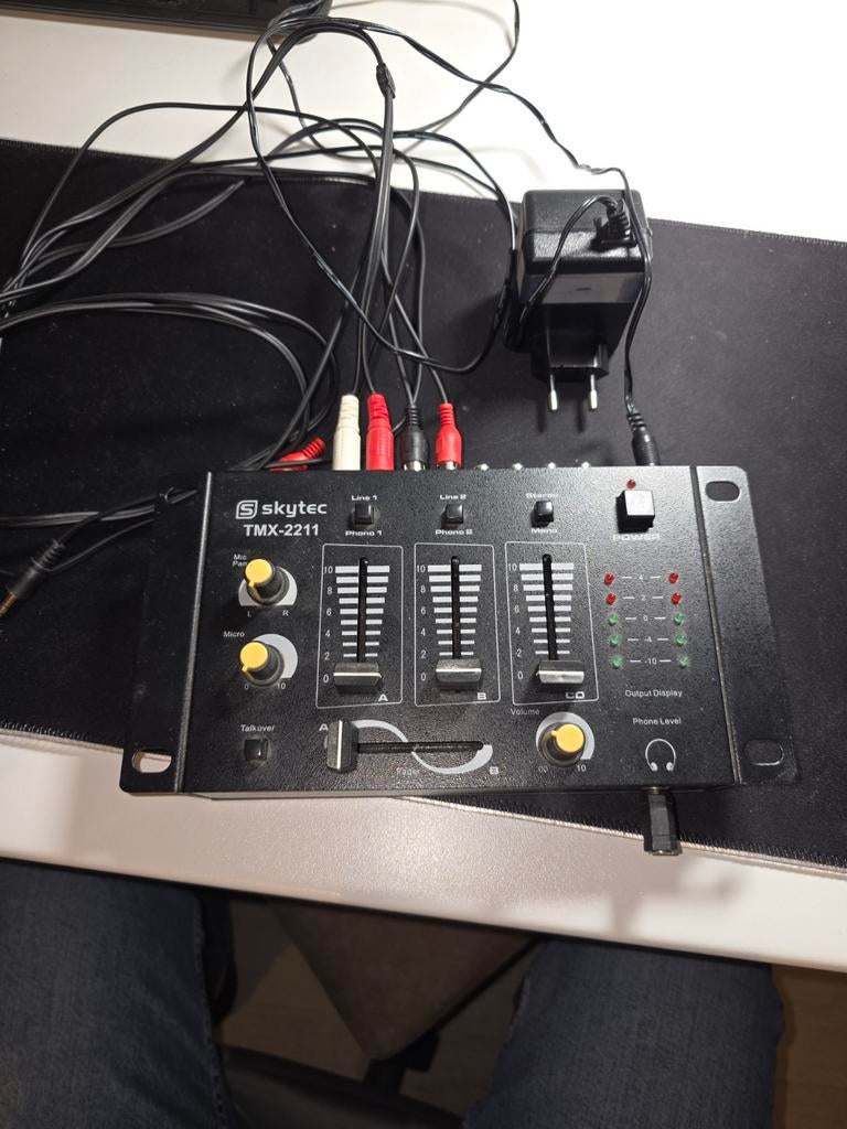 Skytec TMX-2211 Mengpaneel met diverse aansluitingen, Ophalen of Verzenden, Gebruikt, Dj-set, Overige merken
