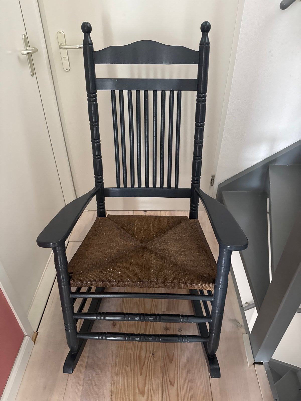 Vintage Schommelstoel antraciet met Rotan Zitting, Ophalen