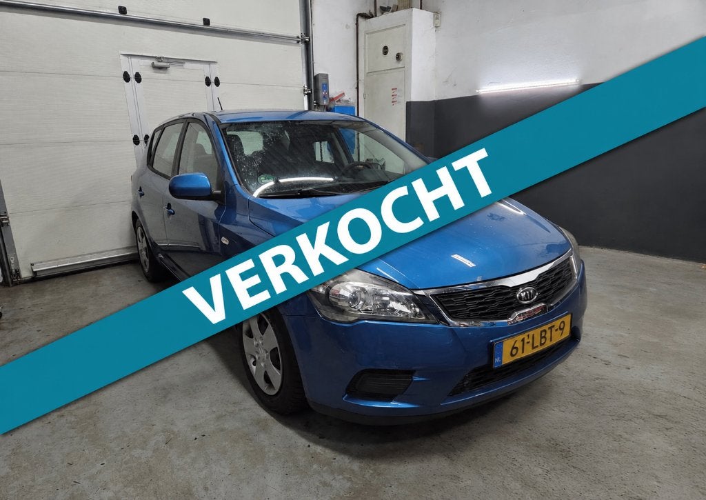 Kia cee'd 1.4 CVVT | Airco | Dealer Onderhouden | Nieuwe Apk, Auto's, Dealer onderhouden, Zwart, 4 cilinders, 1396 cc